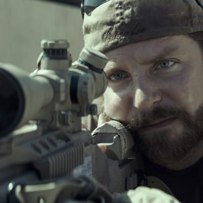 Bradley Cooper som Chris Kyle i American Sniper