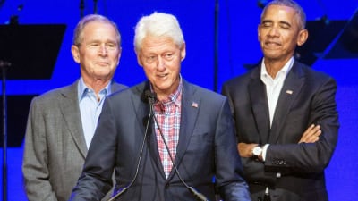 Gruppbild på Bush, Clinton och Obama.