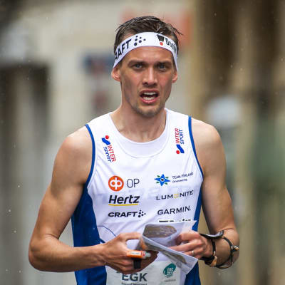 Aleksi Niemi orienterar.