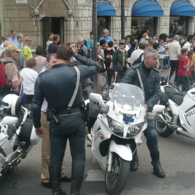 moottoripyöräpoliiseja Helsingissä kesällä 2009