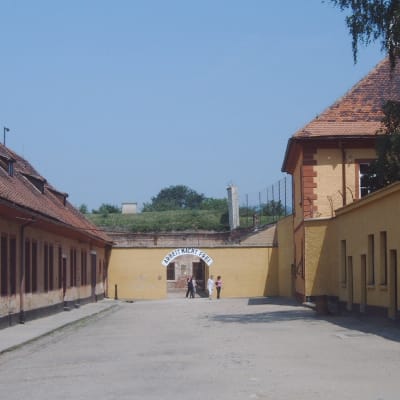 Gården till den lilla fästningen i Theresienstadt