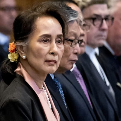 Aung San Suu Kyi vid rättegången i Haag 10.12.2019