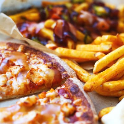 pizza och pommes frites