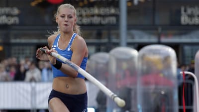 Erica Hjerpe hoppar i Sverigekampen 2014.