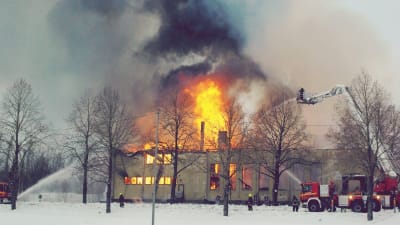 Föreningshuset totalförstördes i branden 20.2.2013.