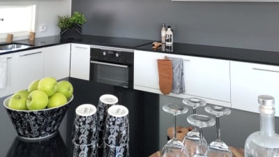 Köket i svart och vitt i Villa Ilta, familjen Berghälls nya hem. 