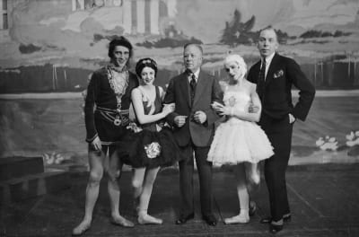 Vasemmalta tanssija Arvo Martikainen, tanssijatar Lucia Nifontova, johtaja Edvard Fazer, tanssijatar Irja Aaltonen ja balettimestari George Gé