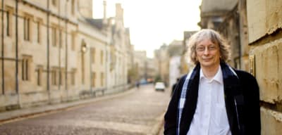 Porträtt av professor David Deutsch.