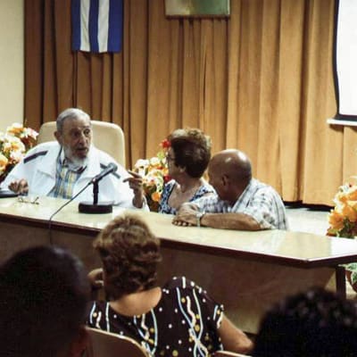 Fidel Castro deltar i tillställning om Kubas livsmedelsindustri 4.7.2015.