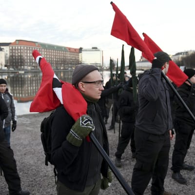 Uusnatsien Kohti vapautta! -marssi järjestyi marssille Kaisaniemessä Helsingissä itsenäisyyspäivänä.
