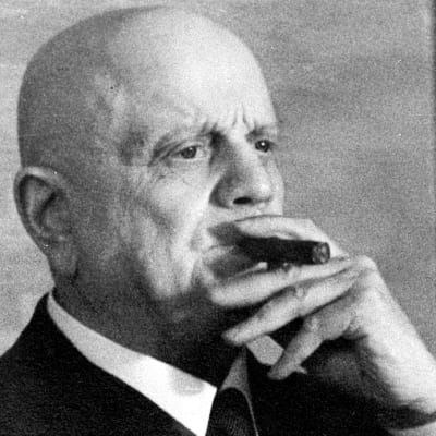 Jean Sibelius röker cigarr