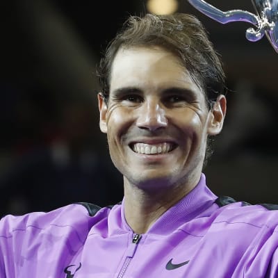 Rafael Nadal firar segern i New York.