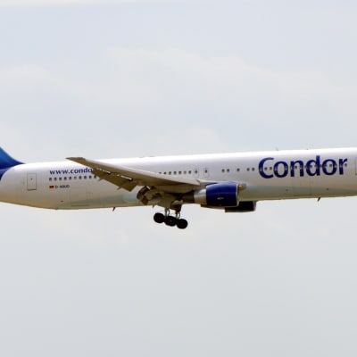 Condor Airlines -yhtiön kone laskeutuu Frankfurtiin vuonna 2008.