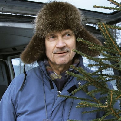 Pekka Autiovuori on pääosissa tv-elokuvassa Joulukuusivarkaat.