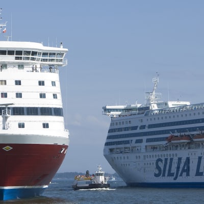 Viking- ja Silja Linen laivat satamassa 