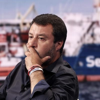 Sisäministeri Matteo Salvini kommentoi laivaa televisio-ohjelmassa 26. kesäkuuta.