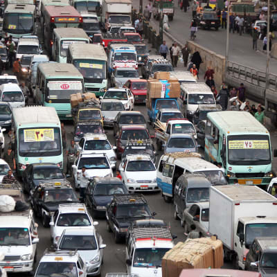 Liikenneruuhkaa Kairossa, Egyptissä.