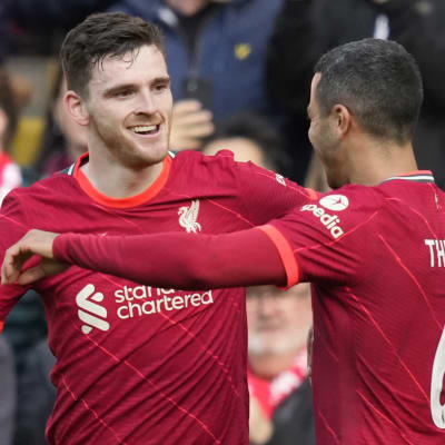 Liverpools Andy Robertson firar mål.