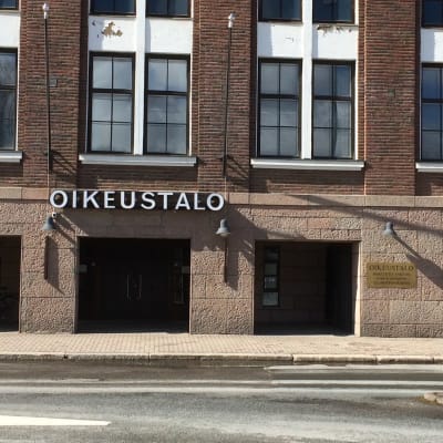 Kanta-Hämeen käräjäoikeuden rakennus Hämeenlinnassa