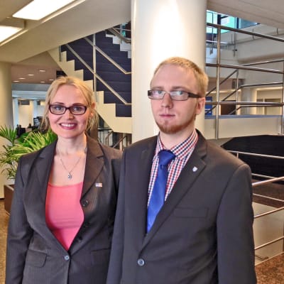 Veera Ruoho och Simon Elo är Sannfinländarnas nya riksdagsledamöter från Nyland.