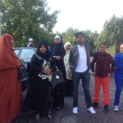 Mohamed och Uzayn firar Eid med släktingarna i Finland