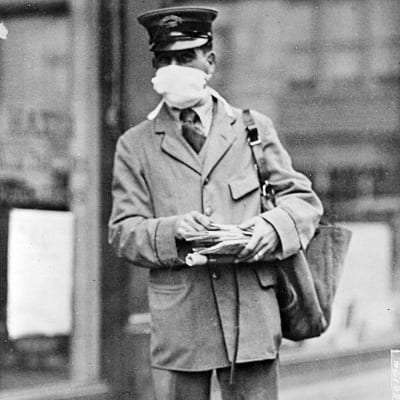 En postman i New York under epidemin av Spanska sjukan 1918.