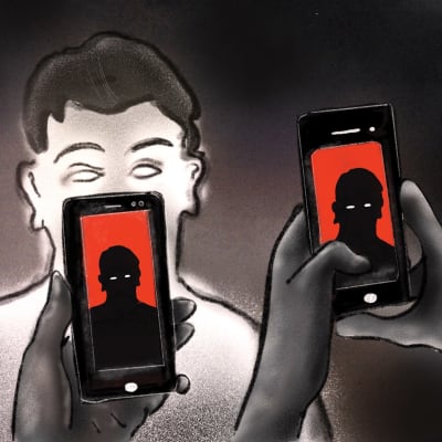 Tre personer står framför en person som som också syns i deras mobiler med röd brakgrund.
