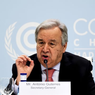 YK:n pääsihteeri Antonio Guterres puhuu Madridissa ilmastokouksessa.