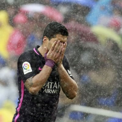 Luis Suarez och FC Barcelona föll mot Deportivo.