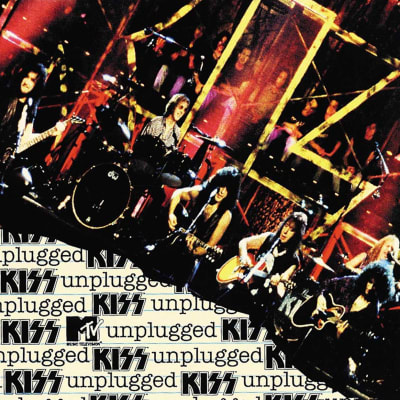 Kiss MTV Unplugged konvolut med bandet live.