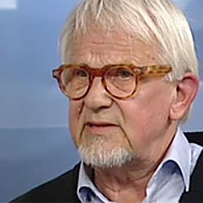 Kalle Holmberg haastattelussa.