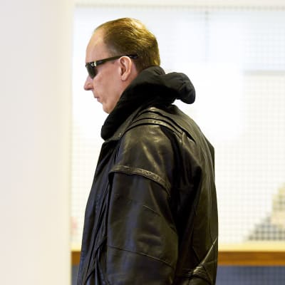Sarjakuristajana tunnettu Michael Maria Penttilä Helsingin hovioikeudessa 13. maaliskuuta 2018.