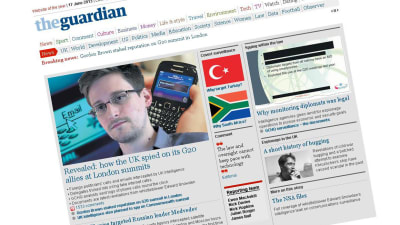 Tidningsurklipp ur The Guardian med Edward Snowdens avslöjanden.