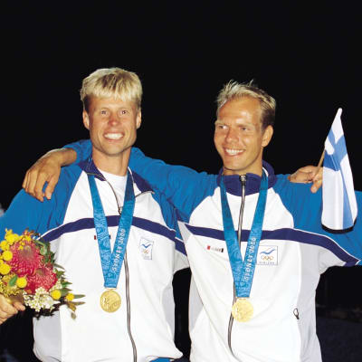 Jyrki Järvi och Thomas Johanson vann OS-guld i 49er i Sydney.