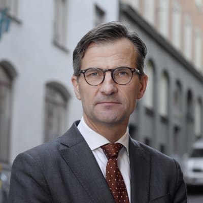 Porträttbild på Finansinspektionens vd Erik Thedéen.