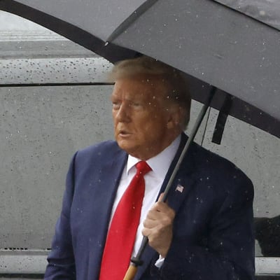 Donald Trump vid sin ankomst till Washinton DC på torsdagen. 