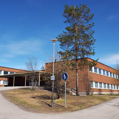 Vaaranlammen koulu Rovaniemellä.