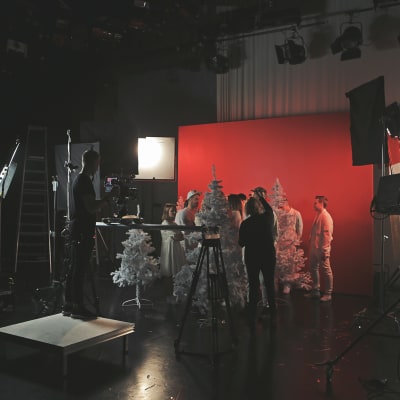 Bild bakom kulisserna för inspelningarna av X3M:s julvideo "Julgrisar".