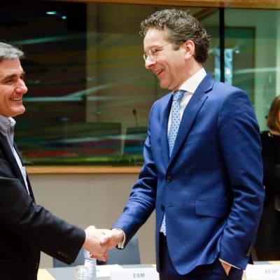 Kreikan valtiovarainministeri Eukleidis Tsakalotos ja euroryhmän puheenjohtaja Jeroen Dijsselbloem Brysselissä maanantaina 20. helmikuuta.