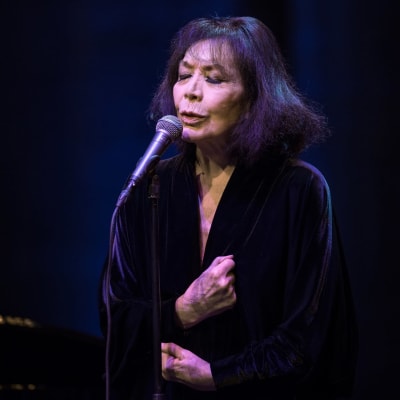 Juliette Gréco esiintyi vuonna 2015 Frankfurtin oopperatalolla 88-vuotiaana. Hänen uransa kesti yli puoli vuosisataa.