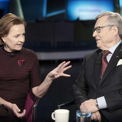 Anneli Jäätteenmäki ja Pertti Salolainen