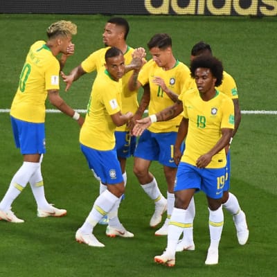 Brasilien firar ett mål