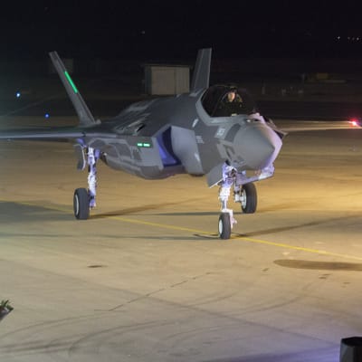 F-35 -hävittäjä Nevatimin lentotukikohdassa Israelissa
