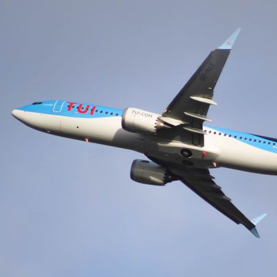 TUI flyn Boeing 737 MAX nousee ilmaan Brysselin lentokentältä