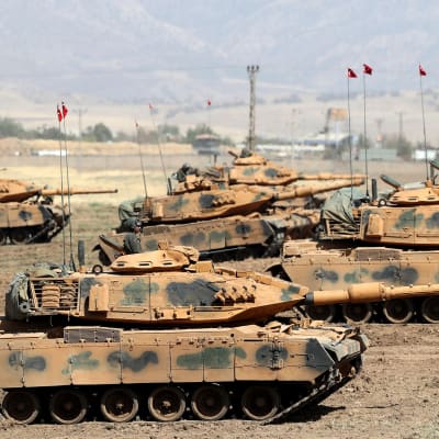 Turkin panssarivoimat harjoittelivat Irakin rajan lähellä 24.9. 2017.