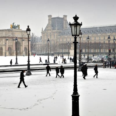 Pariisin keskustaa talvella.