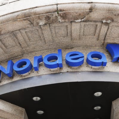 Nordea-pankin  sisäänkäynti Helsingissä. Valokuva on syyskuulta 2013.