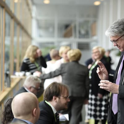 Perhe- ja peruspalveluministeri Juha Rehula keskustan puoluevaltuuston vuosikokouksessa Tampereella 22. huhtikuuta.