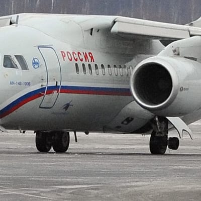 Olycksplanet var av typen AN-148 som tillverkas i Ukraina. Detta är inte samma olycksplan