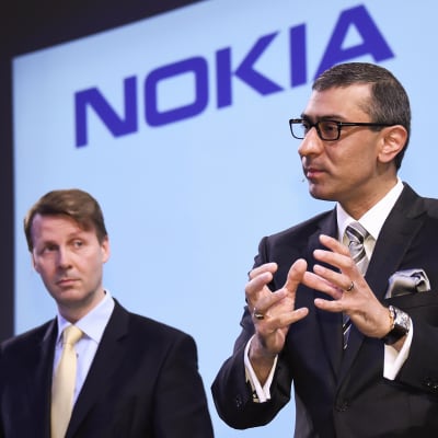 Risto Siilasmaa ja Rajeev Suri ilmoittivat Alcatel-Lucent -kaupoista huhtikuussa 2015.